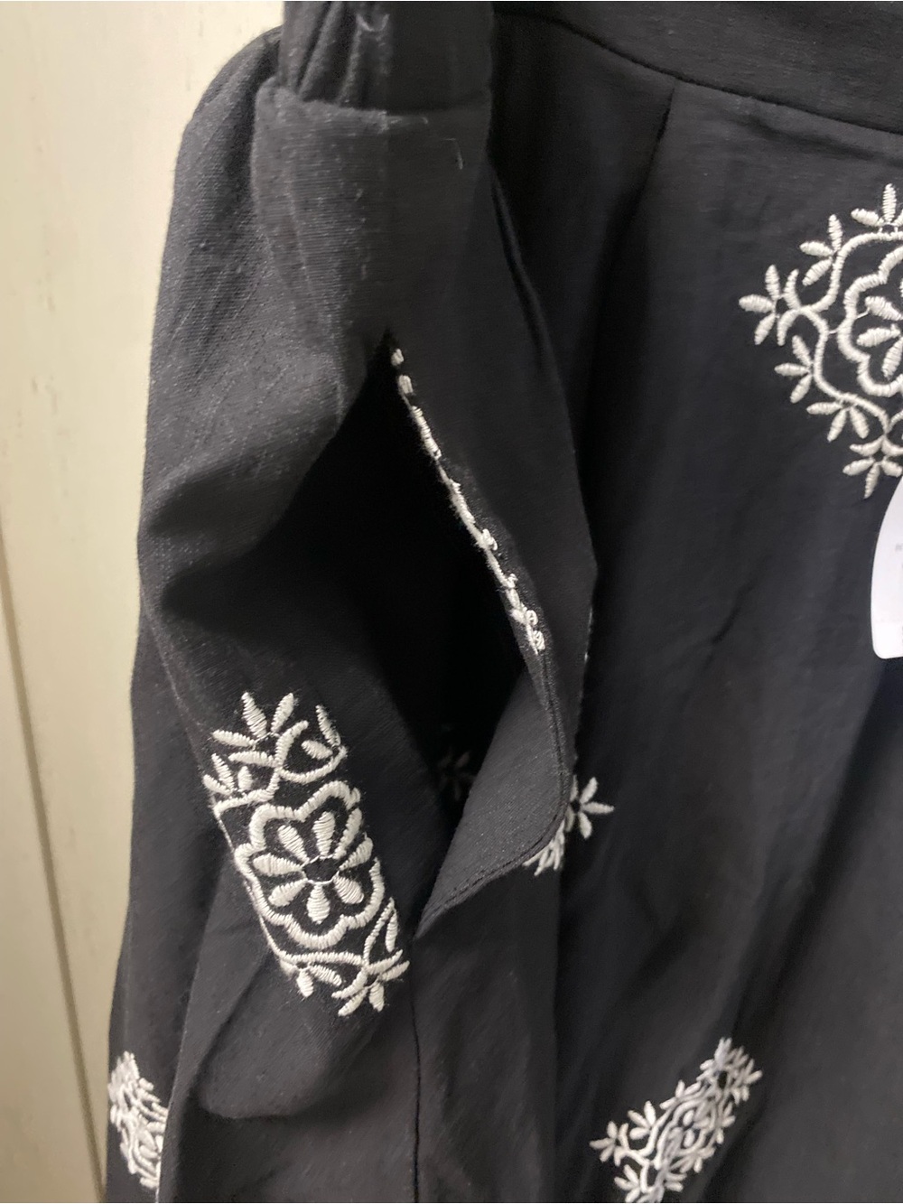 torrid Black Maxi Skirt/ Cropped top set with White Embroidered Medallions - Picture 6 of 8